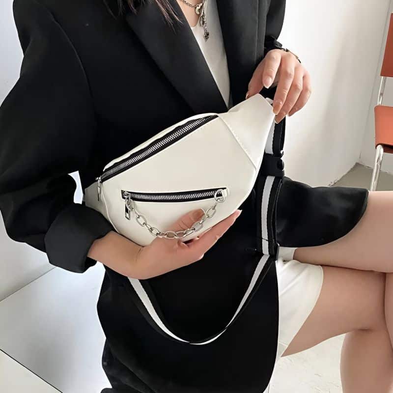 sacoche ventrale en cuir blanc
