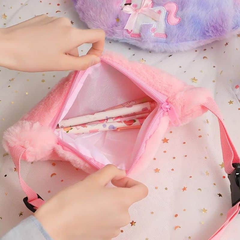 sac banane fille rose fourrure joli