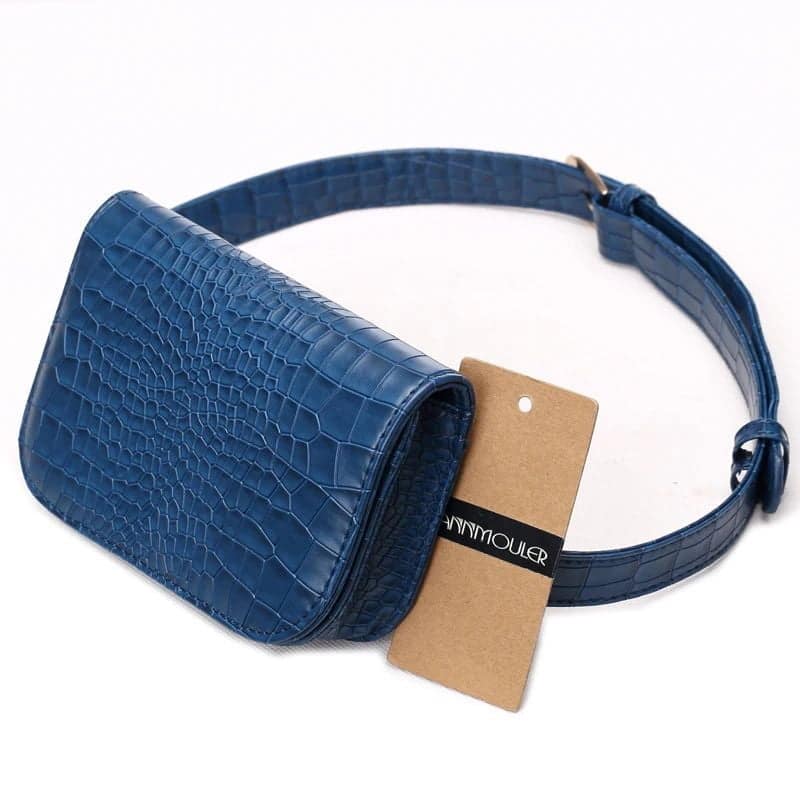 sac banane bleu crocodile vu de profil